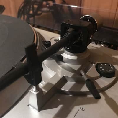 Technics 6202 1977 Silver MCS Semi automatic belt drive turntable phonograph record player image 4
