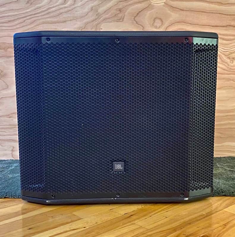 JBL SRX818SP 2000-Watt 18" Active Subwoofer + Cover - Excellent condition image 1
