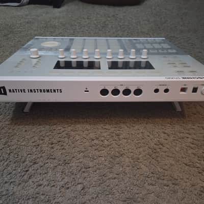 Native Instruments Maschine Studio 2010s - White image 5