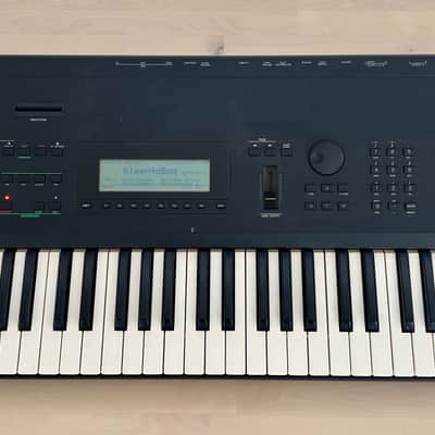 Yamaha SY77 Synthesizer 1989