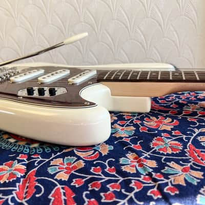 Squier Paranormal Cyclone, Pearl White Upgraded 18:1 Kluson Tuners, Pure Tone Jack & gig bag image 7