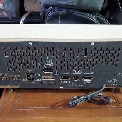 Mid-century Philips Norelco B1X12A/54 Table Top Radio image 3