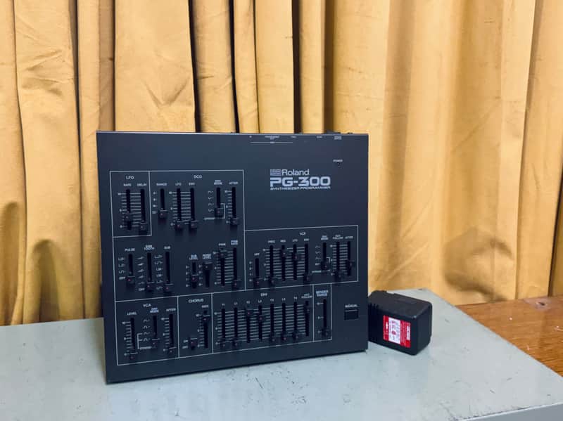【希少】ROLAND PG-300 シンセサイザープログラマー Roland PG-300 Synthesizer Programmer | Reverb