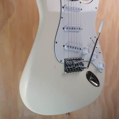 Squier Japanese Vintage Stratocaster Electric Guitar in White image 2
