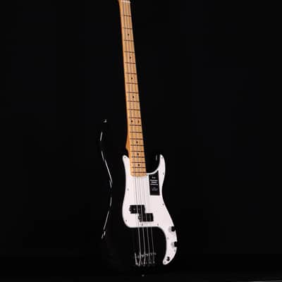 Fender Player II Precision Bass, Maple FB, Black image 8