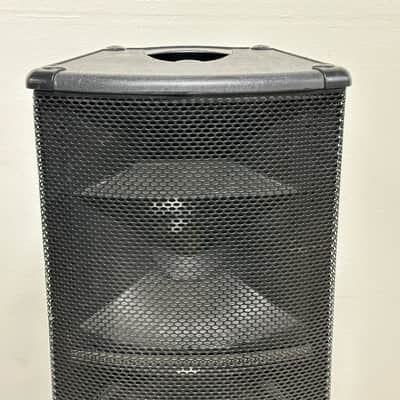 Mackie SR1530z 3-Way 300/100/100 TriAmped Active Sound Reinforcement Speaker (Single) image 3