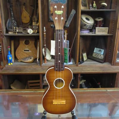 Harmony H1251/2 Soprano Ukulele with Hard Case c.1950's image 1