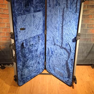Fender Deluxe Molded Stratocaster / Telecaster Case Silver / Blue Interior image 4