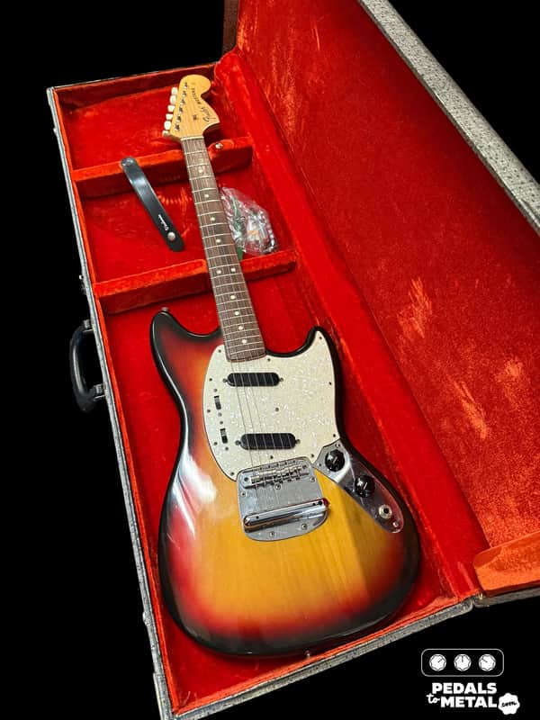 Fender Mustang Guitar with Rosewood Fretboard 1972 - x14909