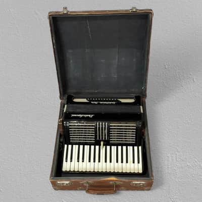 Paolo Soprani Accordion 1940s-50s  - Accordion plastic image 13