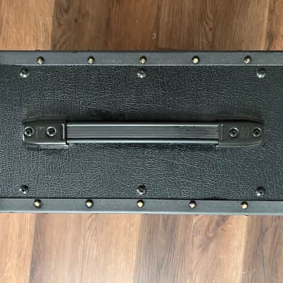 Roland JC-22 Jazz Chorus 2-Channel 30-Watt 2x6.5" Guitar Combo 2016 - Present - Black image 3
