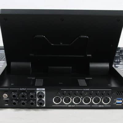 Akai MPC-X Standalone Professional Music Production System - W/ Case image 13