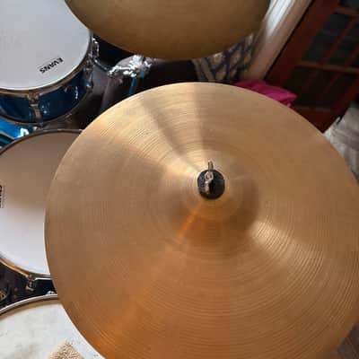 Zildjian cymbals 14,16,18,18cr 18 sizzle,22” Constantinople A,14” A hi hats & Bag image 3