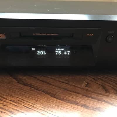 Sony MDS-JE470 minidisc recorder deck image 2
