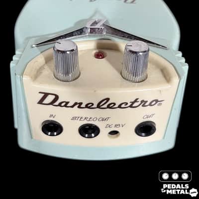 Danelectro Cool Cat Chorus 2000s - Blue X9604 image 3
