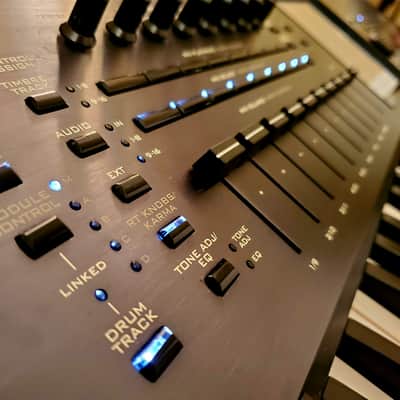 MUST SEE!!! KORG KRONOS X 61 FULLY INSPECTED/SERVICED AND IN AMAZING CONDITION! image 12