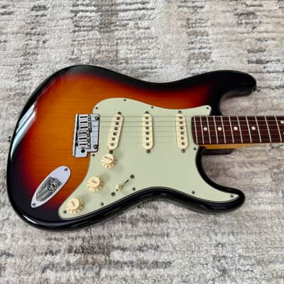 Fender Custom Shop Custom Deluxe Stratocaster 2009 - Sunburst image 4
