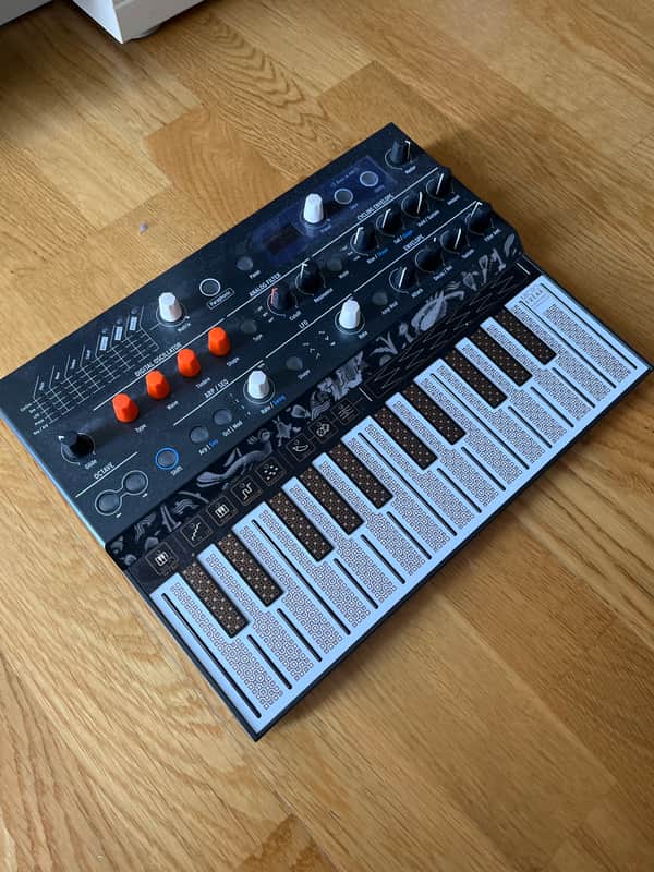 Arturia MicroFreak 25-Key Algorithmic Synthesizer 2019 - Present - Black image 1