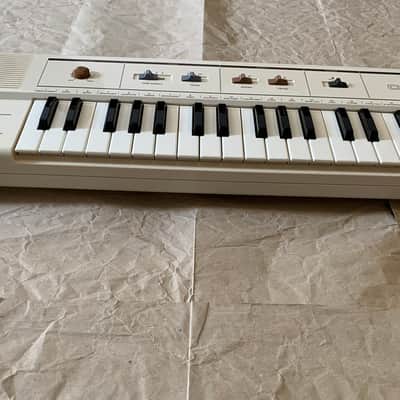 Casio MT-31 Casiotone MT31 37-Key Semi Analog Keyboard MIJ 1980's White RARE MINT in orignal box with Users Manual booklet image 10