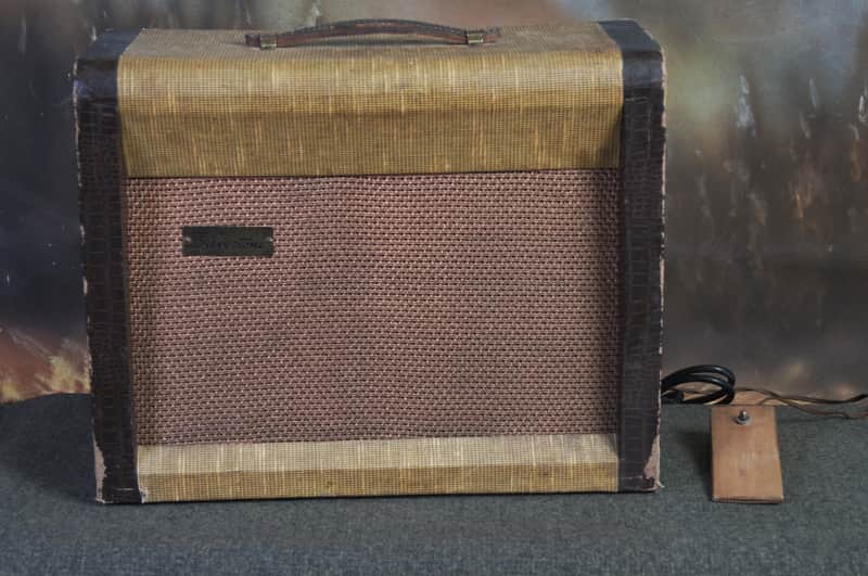 Silvertone Model 1333 12-Watt 1x12 Guitar Combo image 1