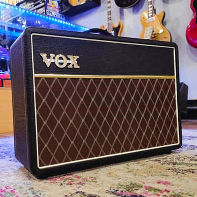 2000 Vox AC10C1 - 1x10 - 10-watt - Combo Tube Amp image 4