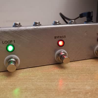 Loopmasters Loop Master 4-Channel Tuner Out Master Bypass switcher Looper Guitar Effect Pedal image 14