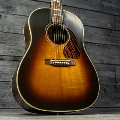 Gibson 1942 Banner Southern Jumbo - Vintage Sunburst image 2