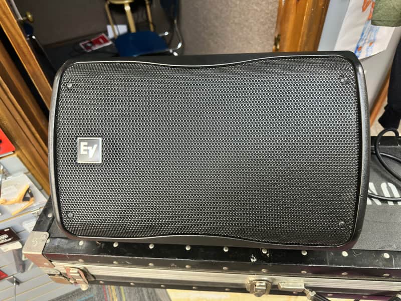 Electro-Voice ZXA1-90 Compact 8" Powered Speaker 2010 - Present - Black image 1