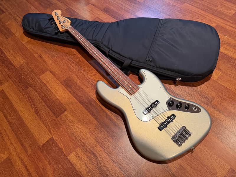 Fender Player Precision Bass with Pau Ferro Fretboard Seymour Duncan Pickups 2019 - 2024 - Silver image 1
