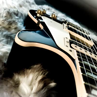 Nythar the Undying - Gibson Les Paul Classic 2019 - Black & Cream Tuxedo image 18