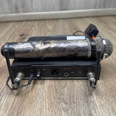 Shure  BLX4R W/ Mic image 3