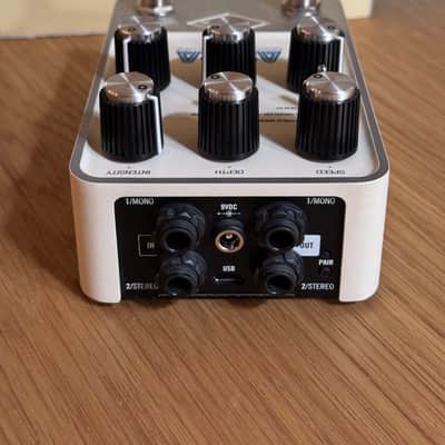 Universal Audio Astra Modulation Machine 2021 - Present - White image 5