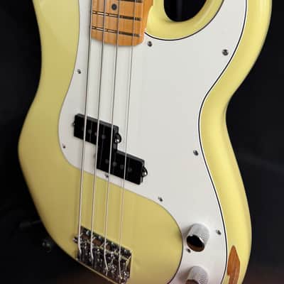 Fender Player II Precision Bass 4-String Bass Guitar Hialeah Yellow Finish image 7
