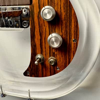 Ampeg Dan Armstrong Lucite Guitar 1969 - Clear image 4