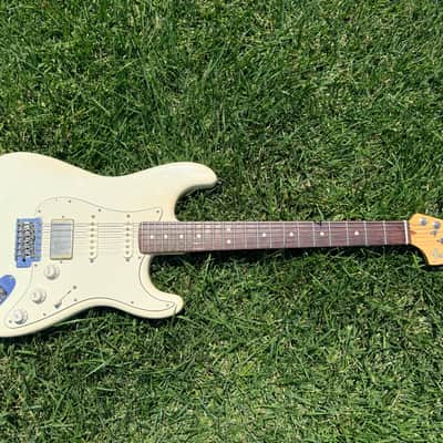 Fender American Performer Stratocaster with Rosewood Fretboard 2018 - Present - Arctic White image 1