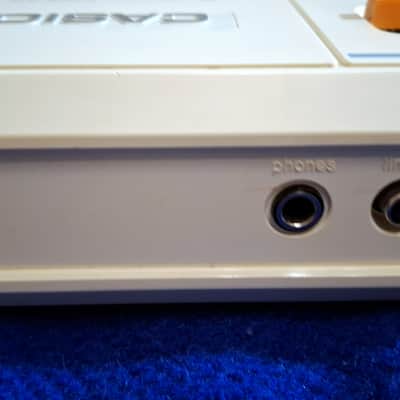 Casio MT-45 Casiotone 49-Key Synthesizer 1980s - White image 3