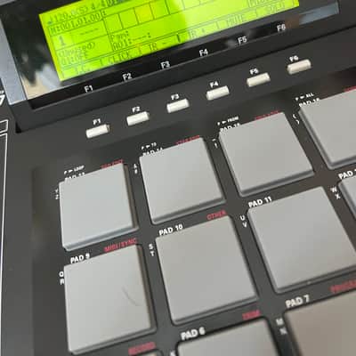Akai MPC2500 Music Production Center 2005 - 2013 - Black image 19
