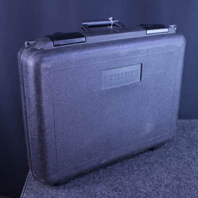 Shure SLX4 Receiver w/ Carrying Case image 4