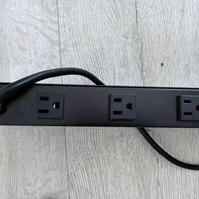 CyberPower CPS1215RMS Surge Protector & Power Strip Bild 4