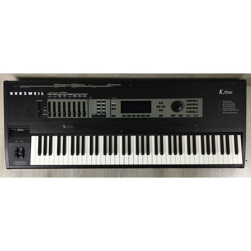 Kurzweil K2600 con flight case image 1
