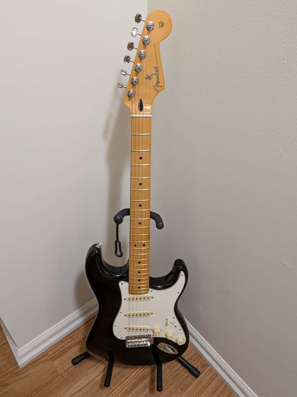 Fender Player II Stratocaster 2024 - Present - Black with White Pickguard image 1