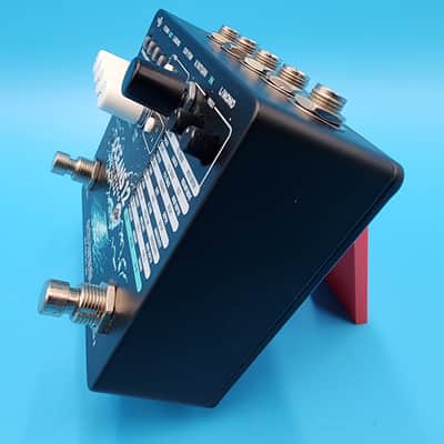 Electro-Harmonix EHX Oceans 12 Dual Stereo Reverb Guitar Effect Pedal Bass Plate image 7