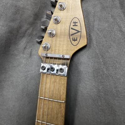 2021 EVH Striped Series Frankie Red / White / Black Stripes Relic image 8