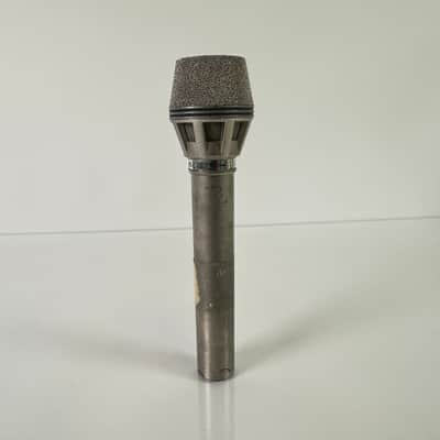 AKG D190E Silver Wired Handheld Microphone
