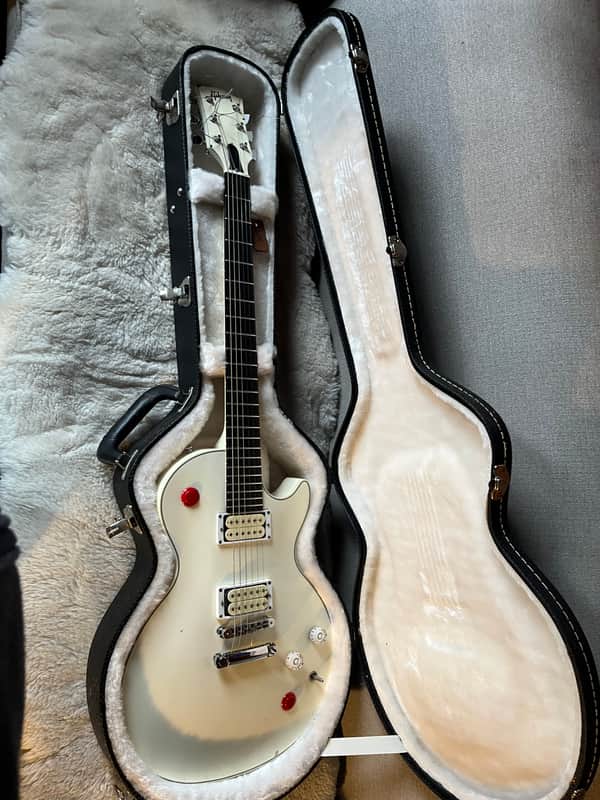 Gibson Buckethead Signature Les Paul 2009 - 2011 - Alpine White image 1