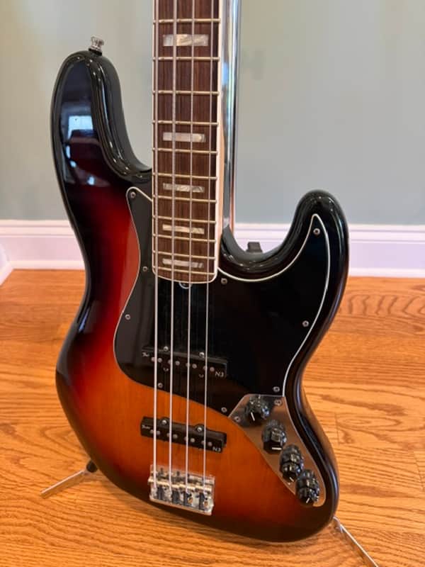 Fender American Deluxe Jazz Bass with Rosewood Fretboard