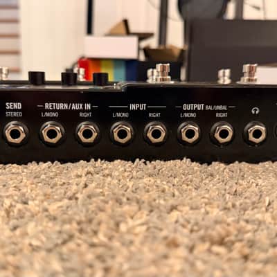 Line 6 HX Stomp XL - comes with original box and goodies image 2