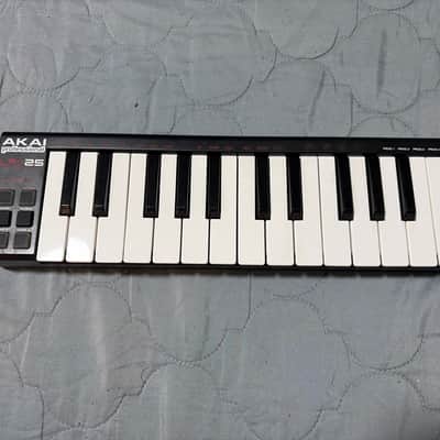 Akai LPK25 - Black image 1