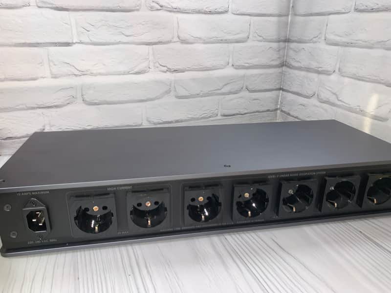 Audioquest Niagara 1200EU Mains filter image 1