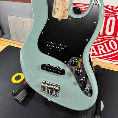 Fender American Professional Jazz Bass LOADED BODY 2020 - Sonic Grey image 8